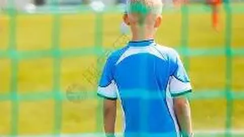 首届日照高校足球联赛激情开赛 59强队齐聚竞技